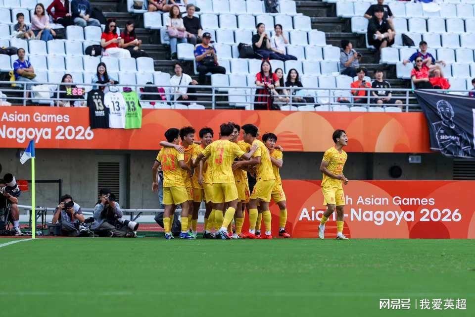 国足半场1-1韩国：王钰栋首球破40年魔咒 徐彬染黄+送角球致丢球